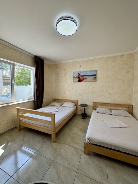 Номер 4 · стандарт · вид на двір · 1 поверх — готель «Перша Лінія», Кароліно-Бугаз, фото 3